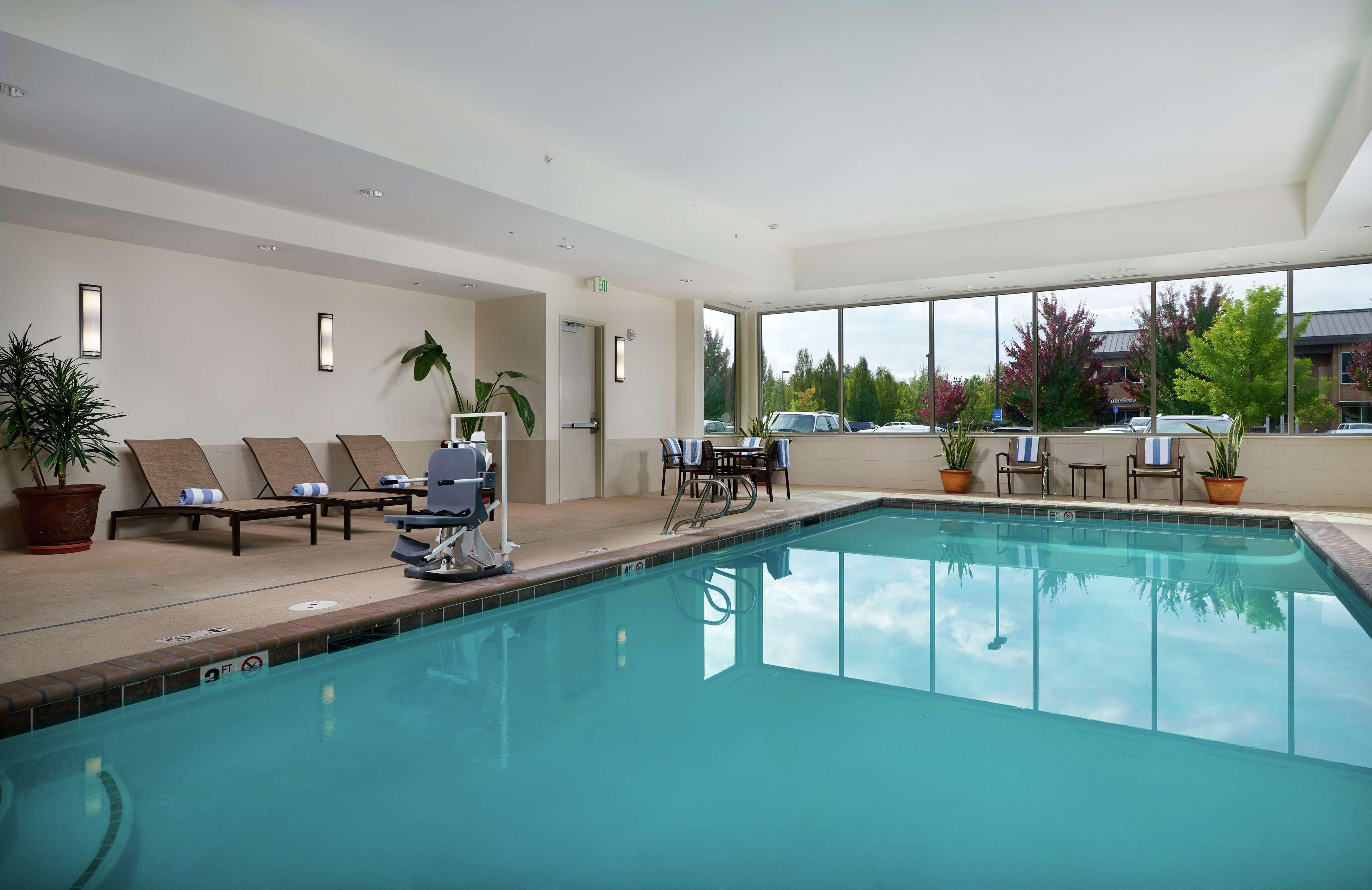 Hampton Inn And Suites Salem Exteriör bild