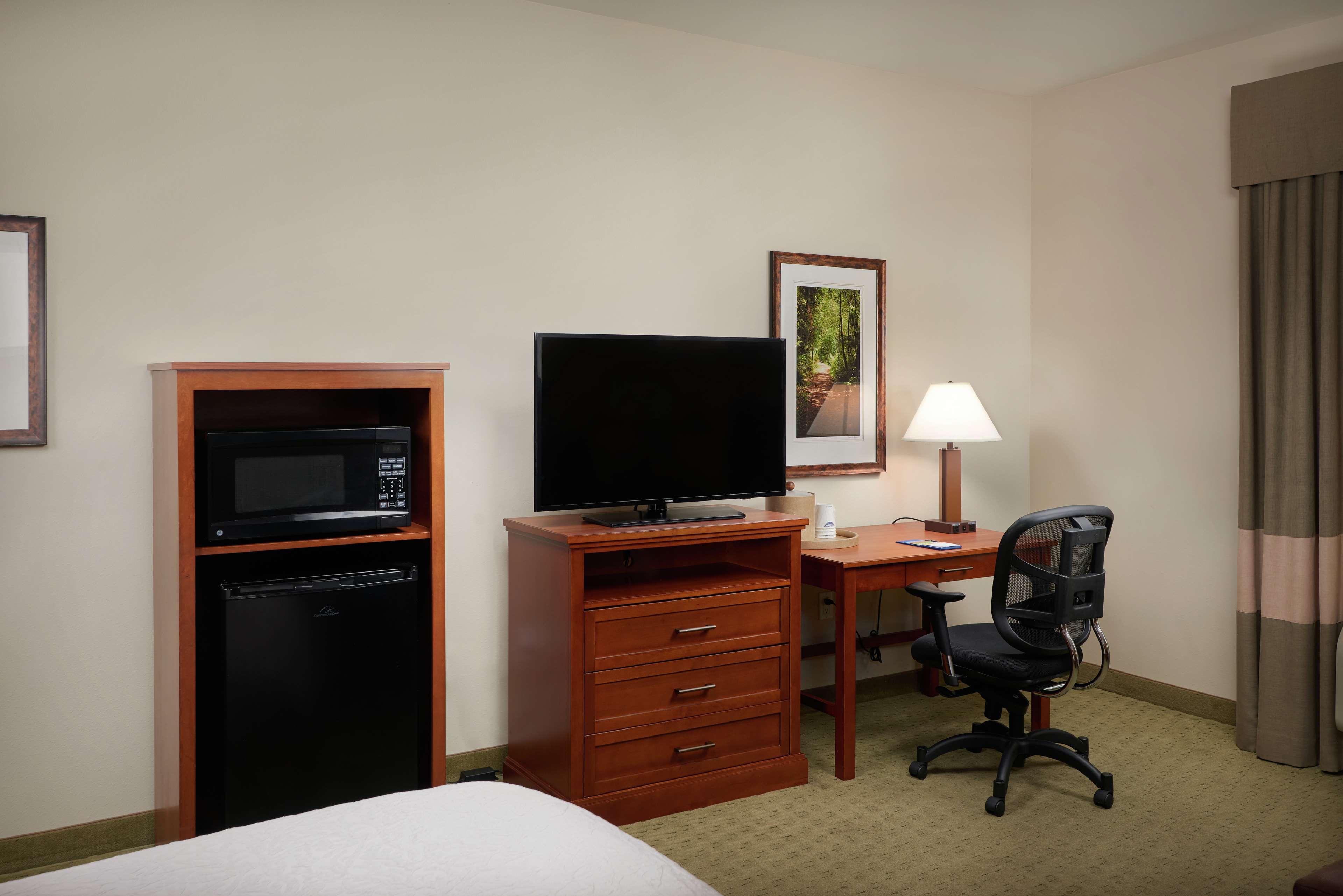 Hampton Inn And Suites Salem Exteriör bild