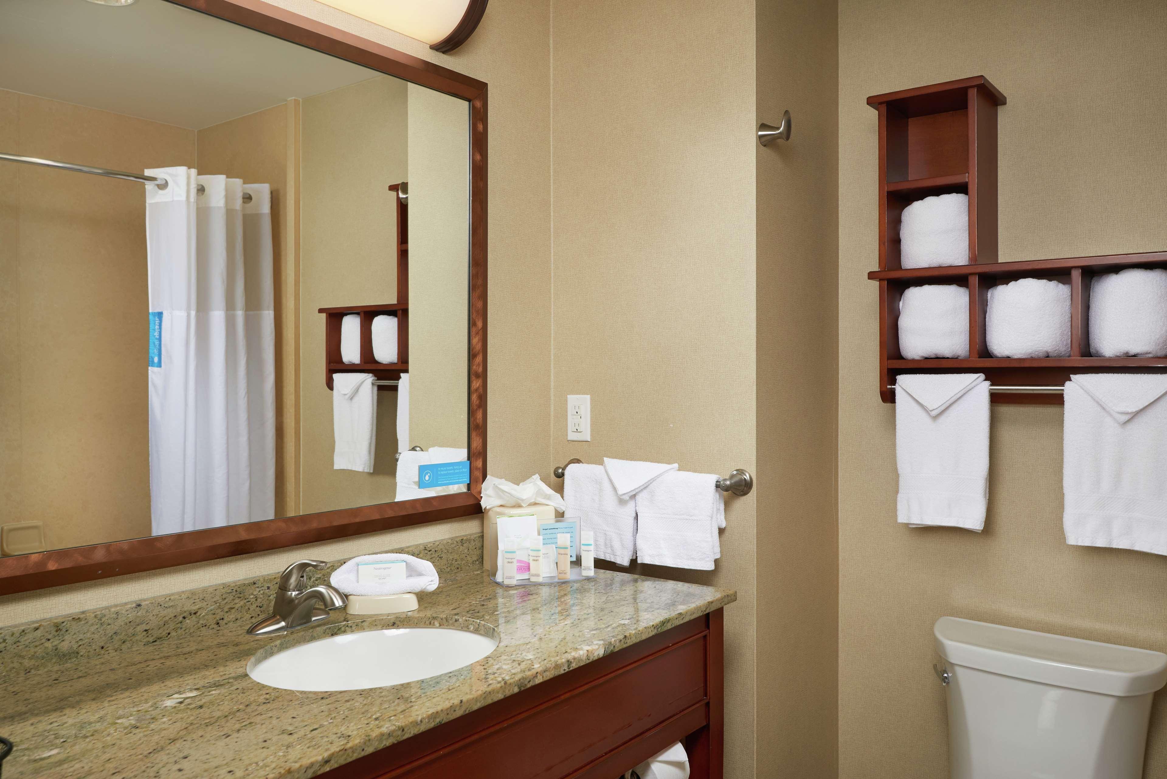 Hampton Inn And Suites Salem Exteriör bild