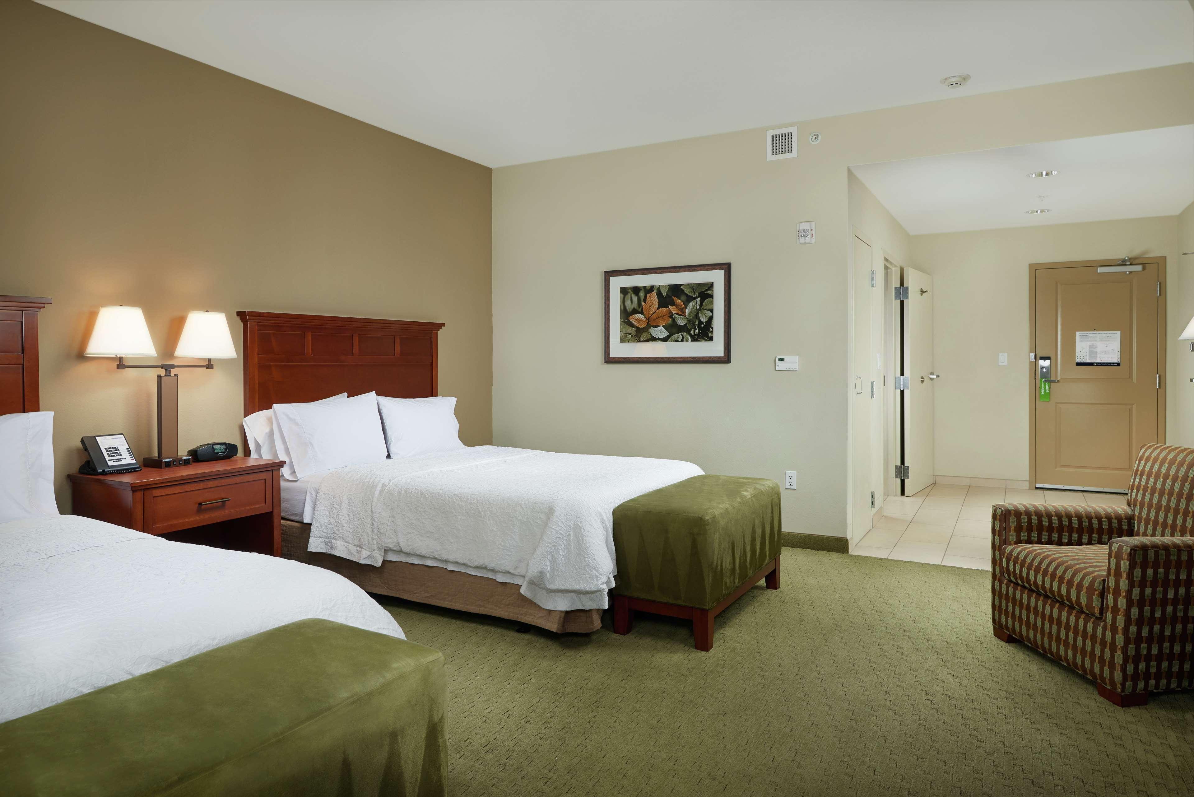 Hampton Inn And Suites Salem Exteriör bild