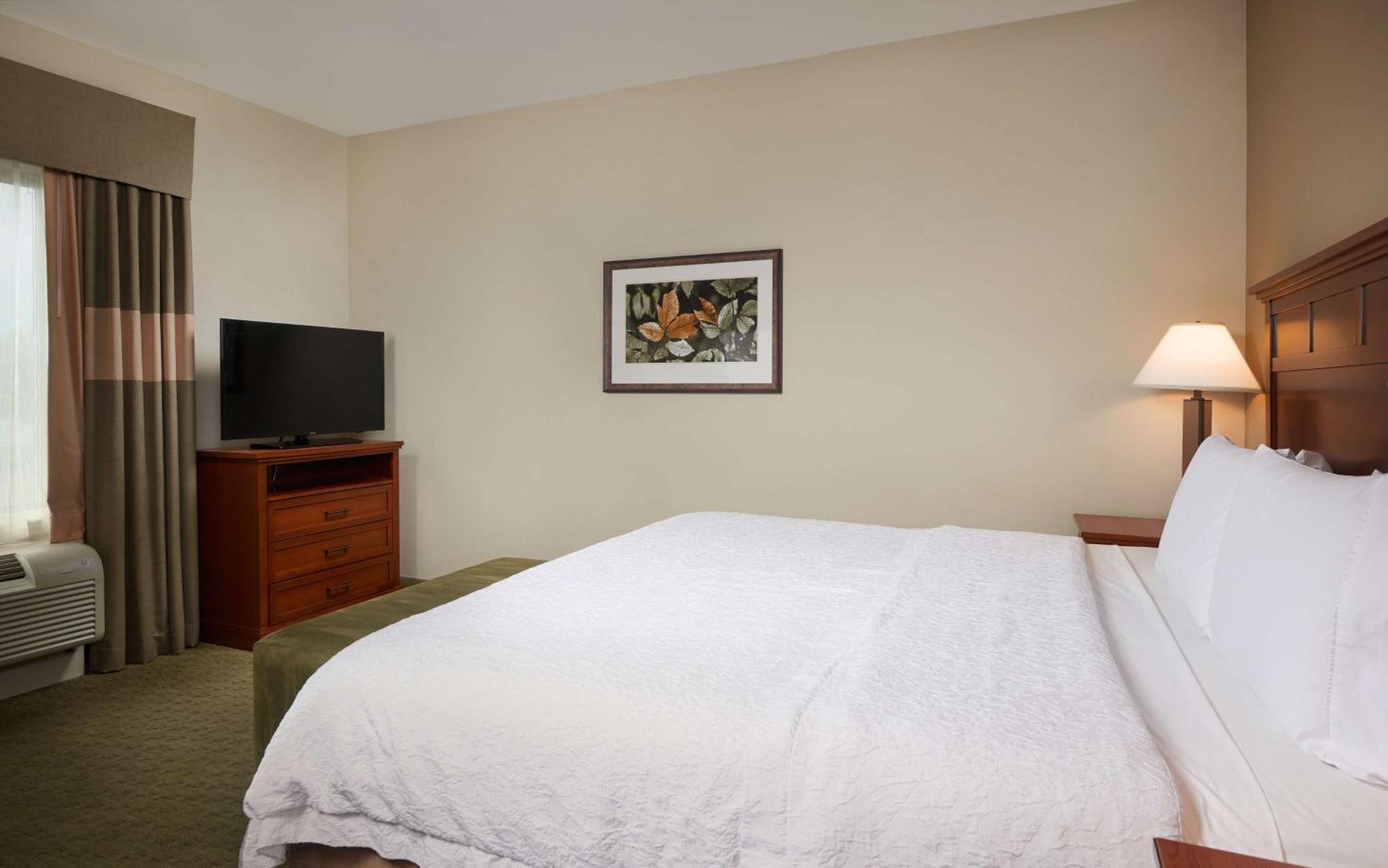 Hampton Inn And Suites Salem Exteriör bild