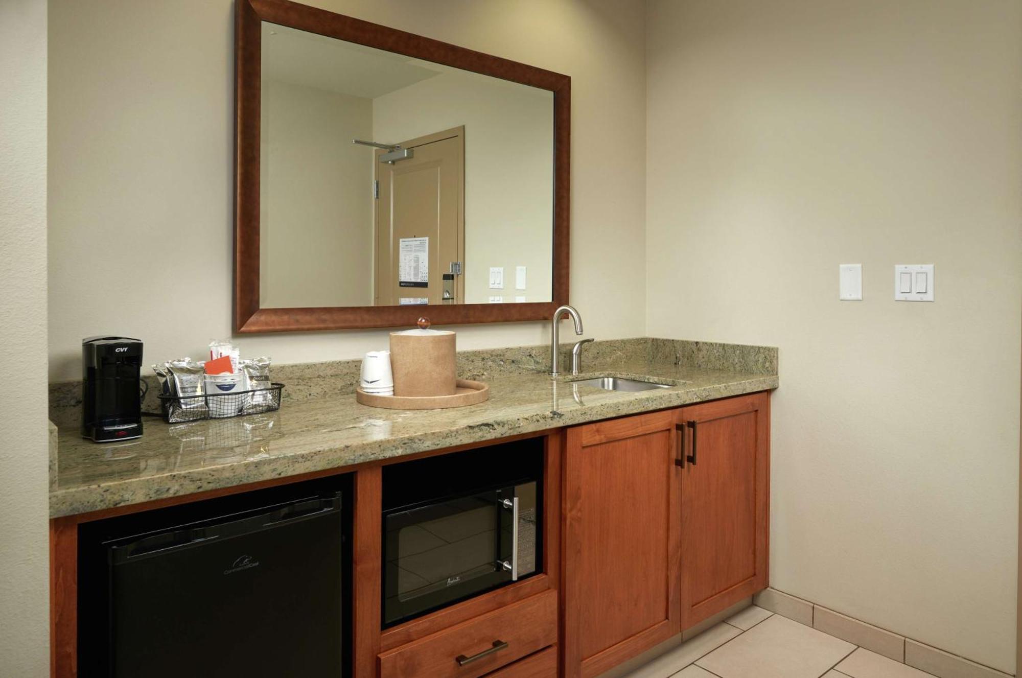 Hampton Inn And Suites Salem Exteriör bild