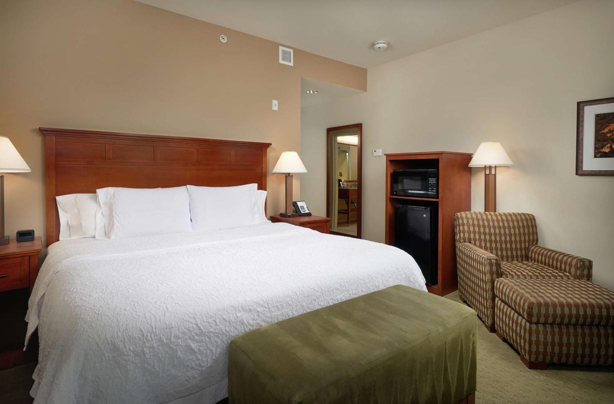 Hampton Inn And Suites Salem Exteriör bild