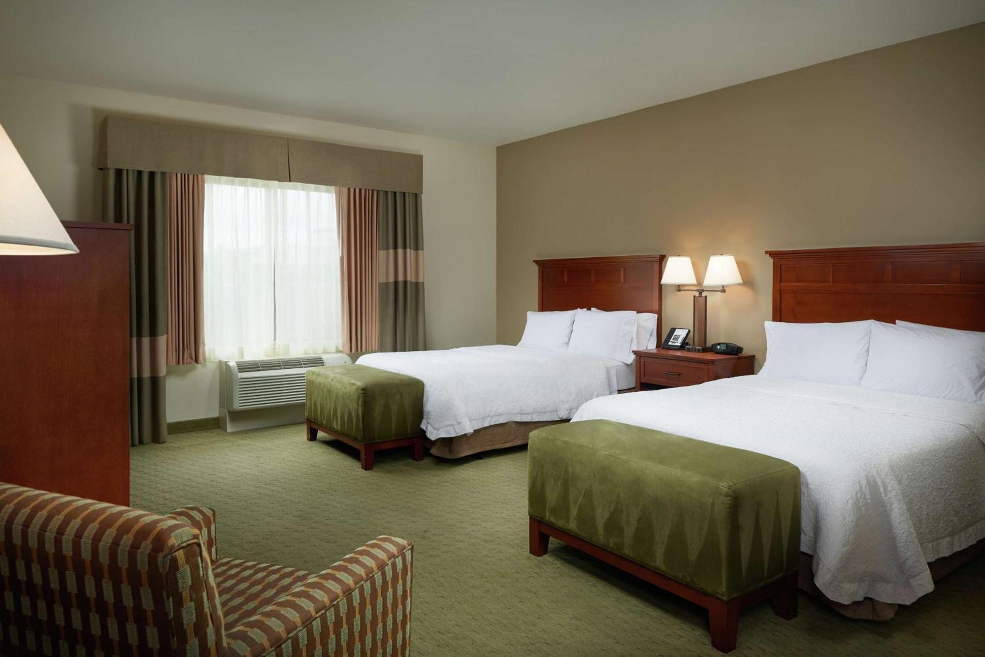 Hampton Inn And Suites Salem Exteriör bild