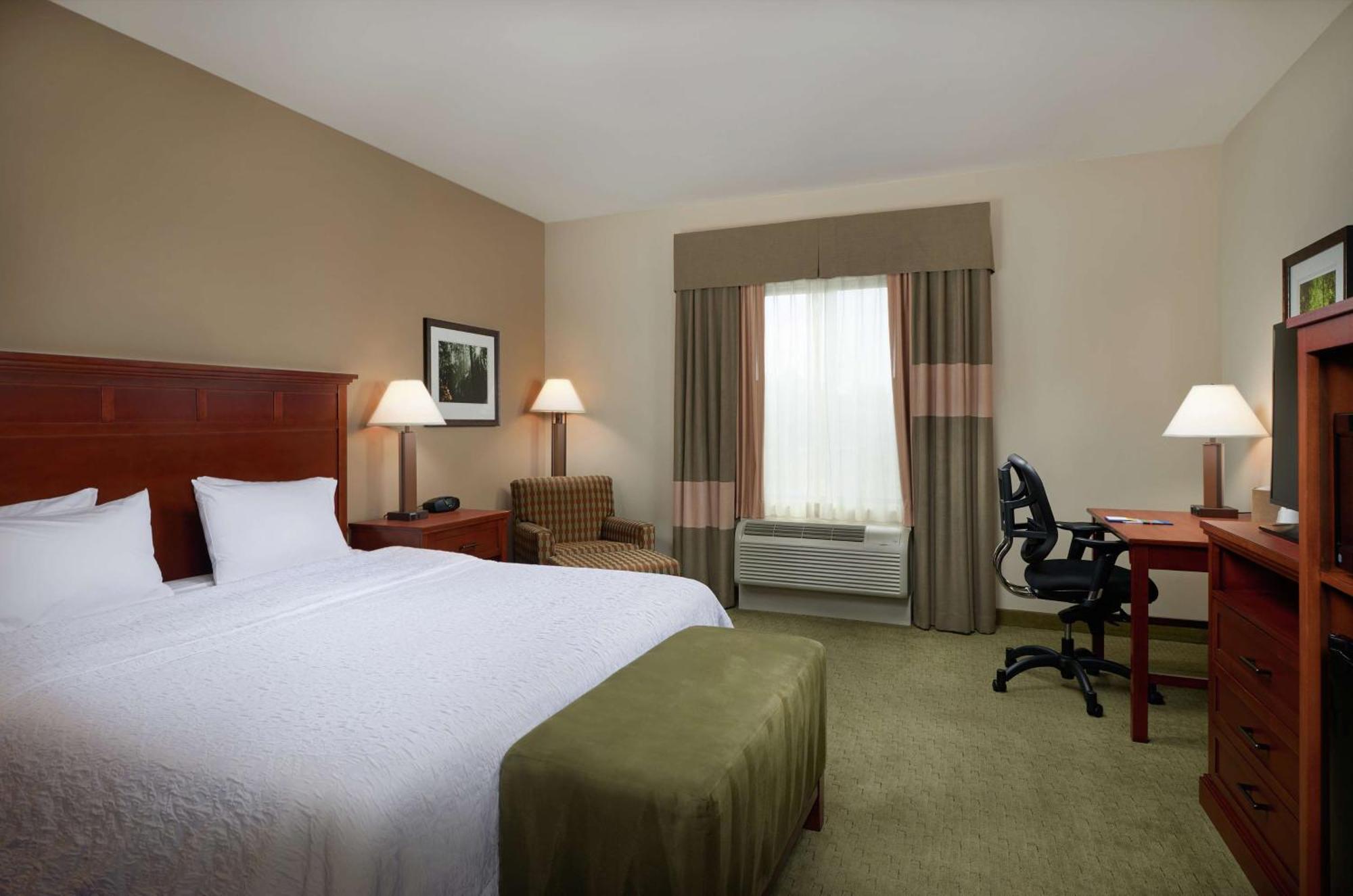 Hampton Inn And Suites Salem Exteriör bild