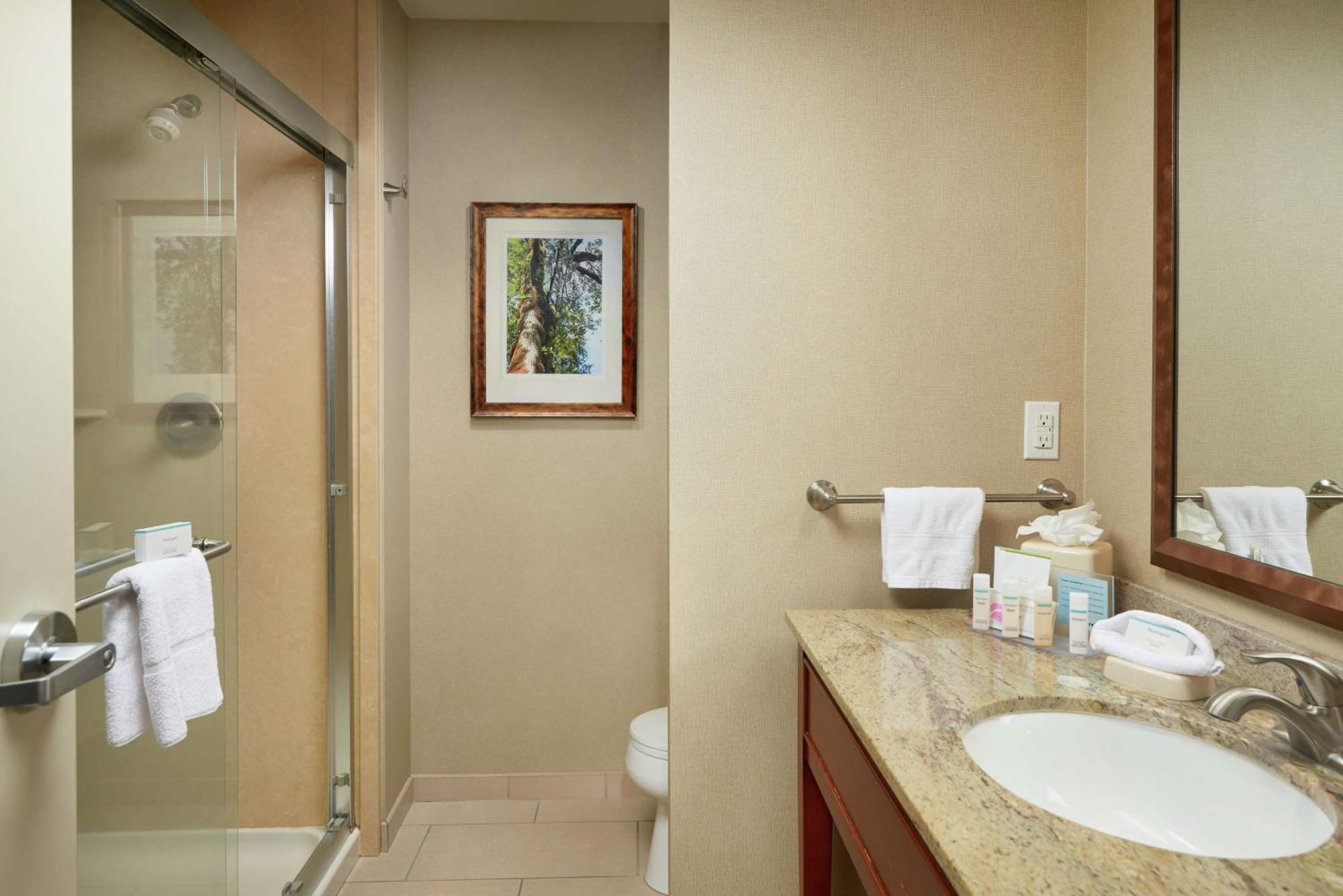 Hampton Inn And Suites Salem Exteriör bild